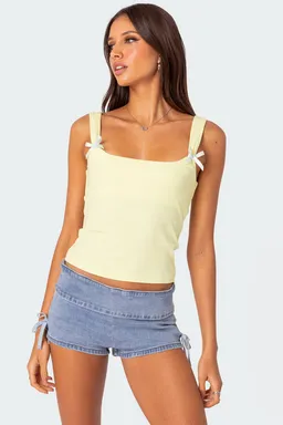 Musculosa lola textura rib de Edikted en Tops para argentina