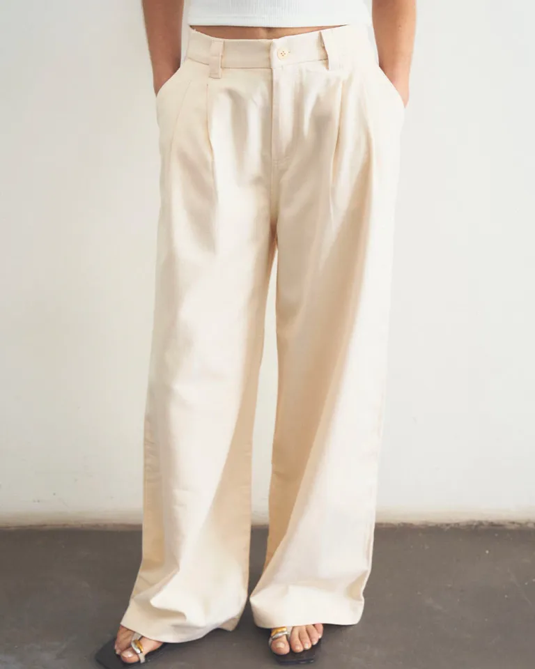 Pantalón ancho de pierna recta con bolsillos laterales en tela de gabardina de Sky en Pantalones para argentina