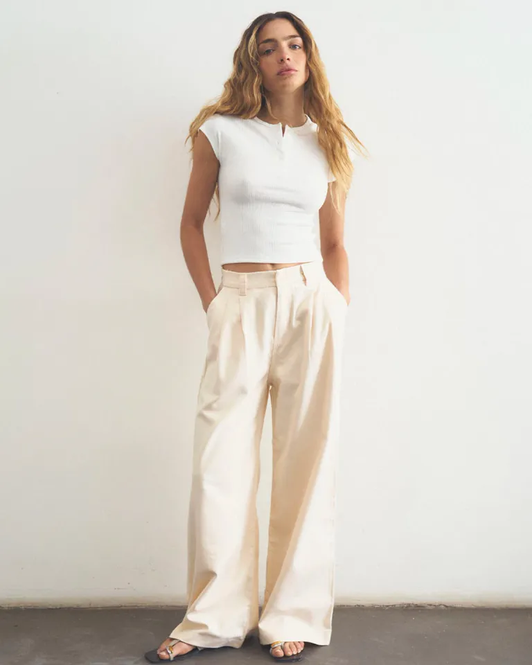 Pantalón ancho de pierna recta con bolsillos laterales en tela de gabardina de Sky en Pantalones para argentina