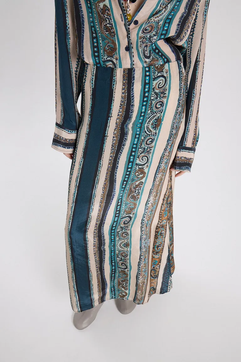 Pollera larga estampada con cierre lateral y corte recto elegante de Maria Cher en Faldas para argentina