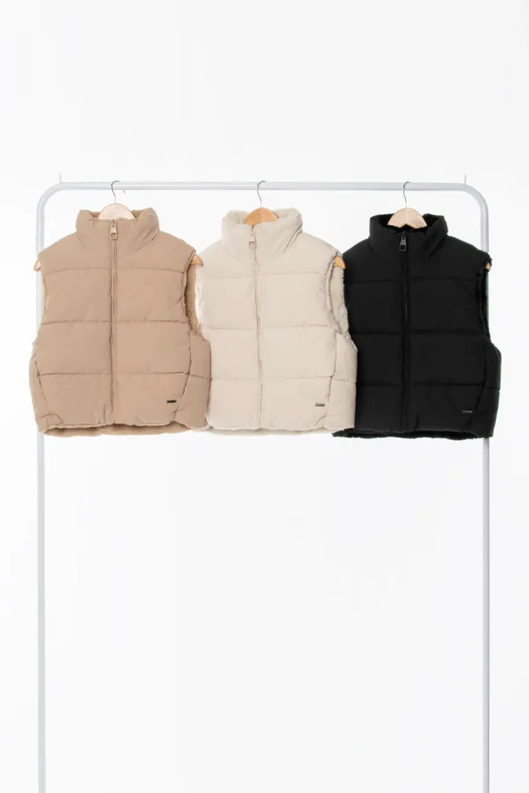 Chaleco de mujer en tono beige, diseño versátil y elegante de Apricot en Chalecos para argentina