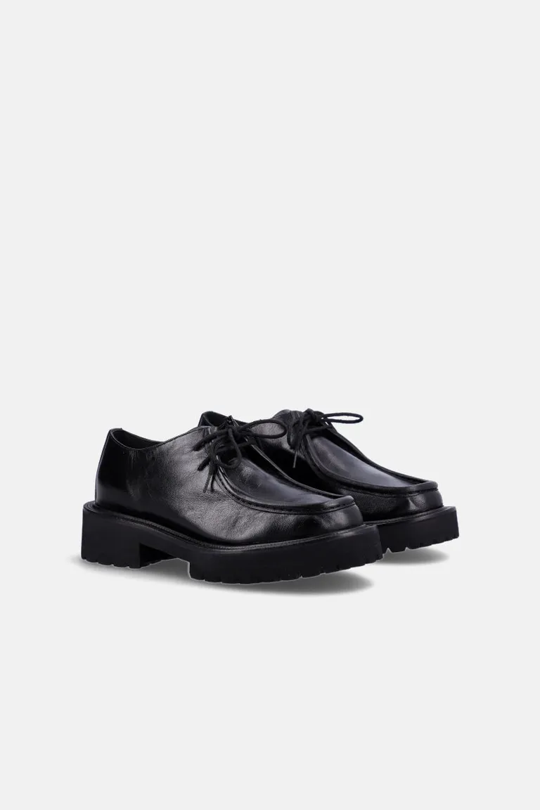 Zapato acordonado con suela robusta y diseño de base dentada de Justaosadia en Mocasines para argentina