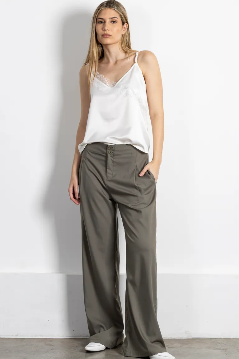 Blusa de satén blanca con detalles de puntilla en los hombros de Kill en Blusas para argentina