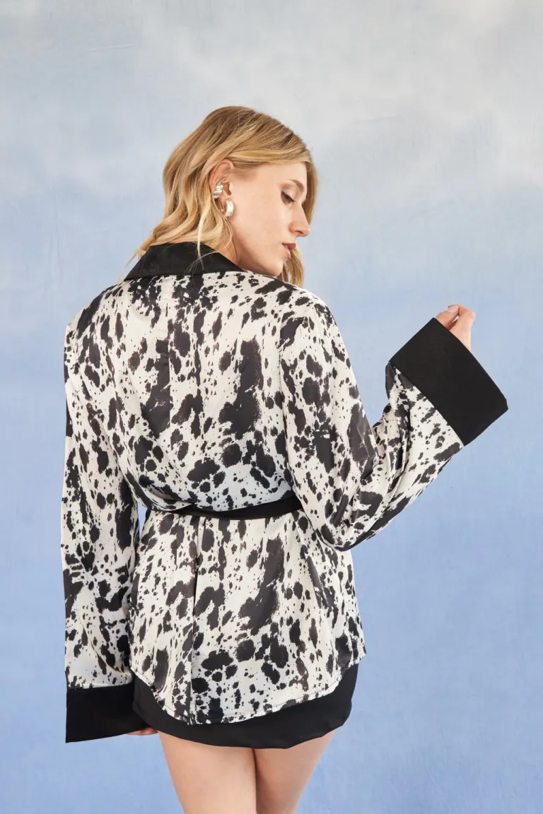 Kimono de estampado geométrico en blanco y negro para mujer de Apricot en Kimonos para argentina