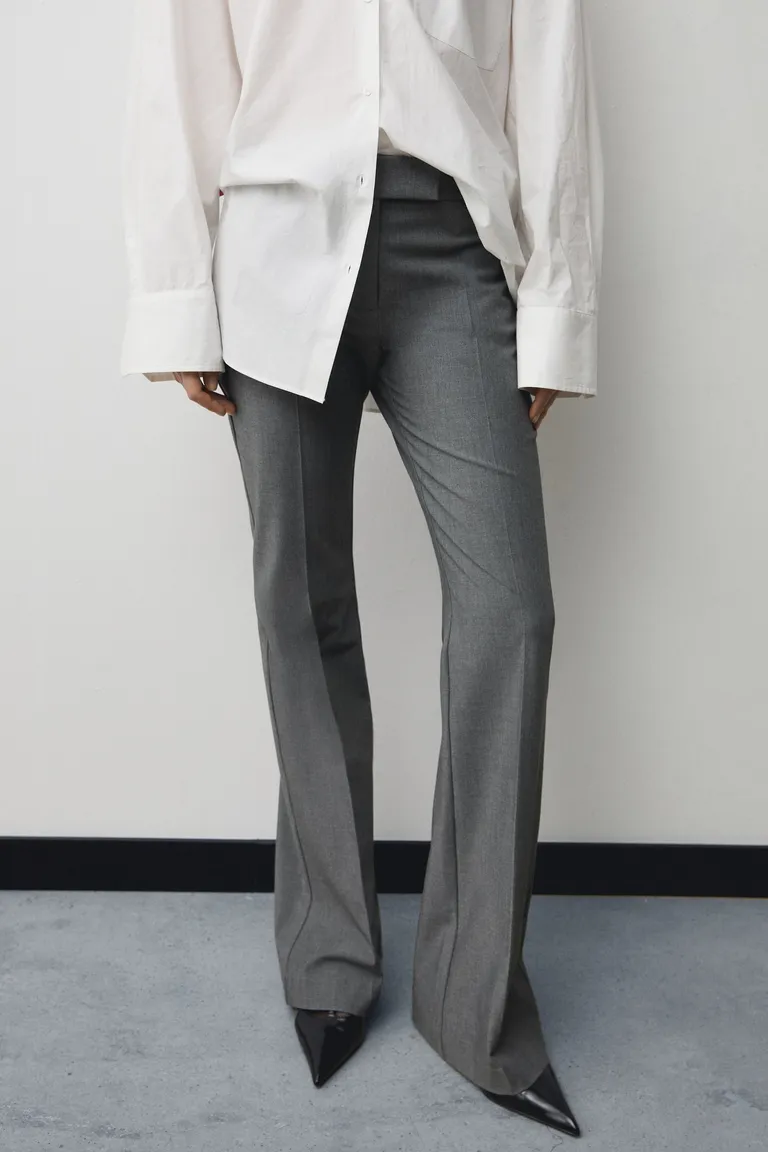 Pantalón acampanado tiro medio de Mango en Pantalones para argentina