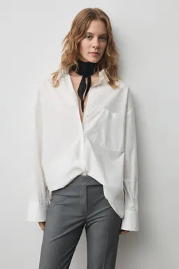 Pantalón acampanado tiro medio de Mango en Pantalones para argentina