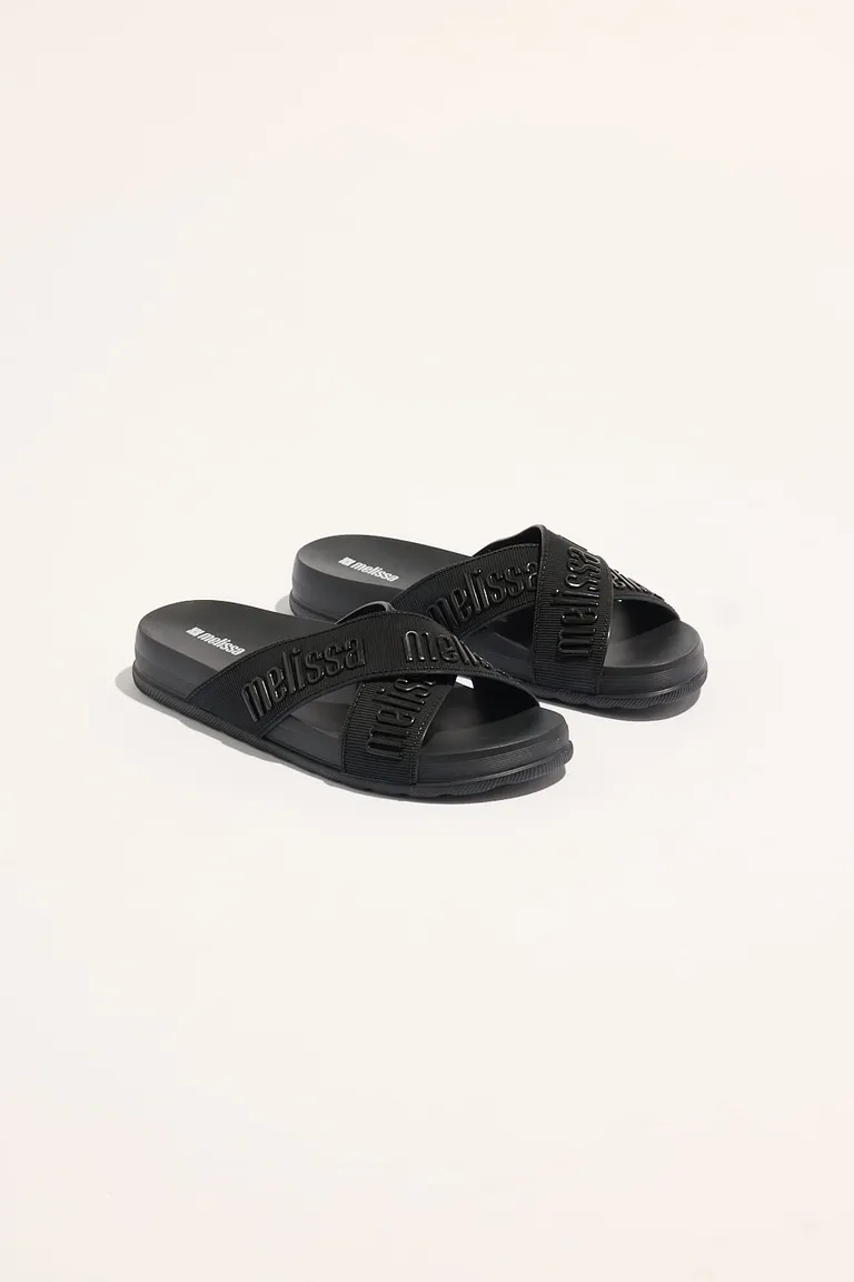 Sandalias Melissa con diseño cruzado y logo de la marca de Portsaid en Sandalias para argentina