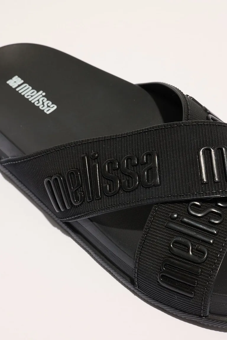 Sandalias Melissa con diseño cruzado y logo de la marca de Portsaid en Sandalias para argentina