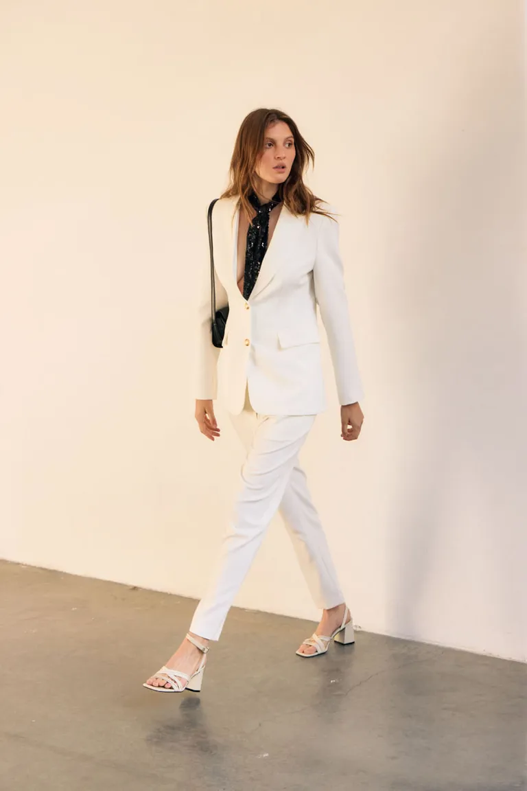 Blazer entallado de diseño minimalista para un estilo refinado y moderno de Portsaid en Blazers para argentina