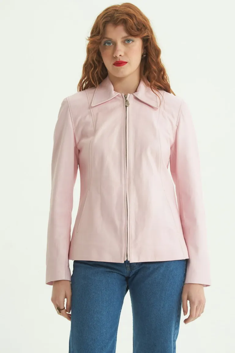 Campera de cuero entallada en la cintura, con cierre metálico y bolsillos de Las Pepas en Chaquetas para argentina