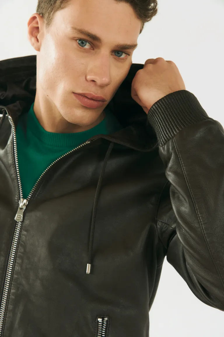 Campera de cuero con capucha y bolsillos para hombre de Bensimon en Abrigos y Camperas para argentina