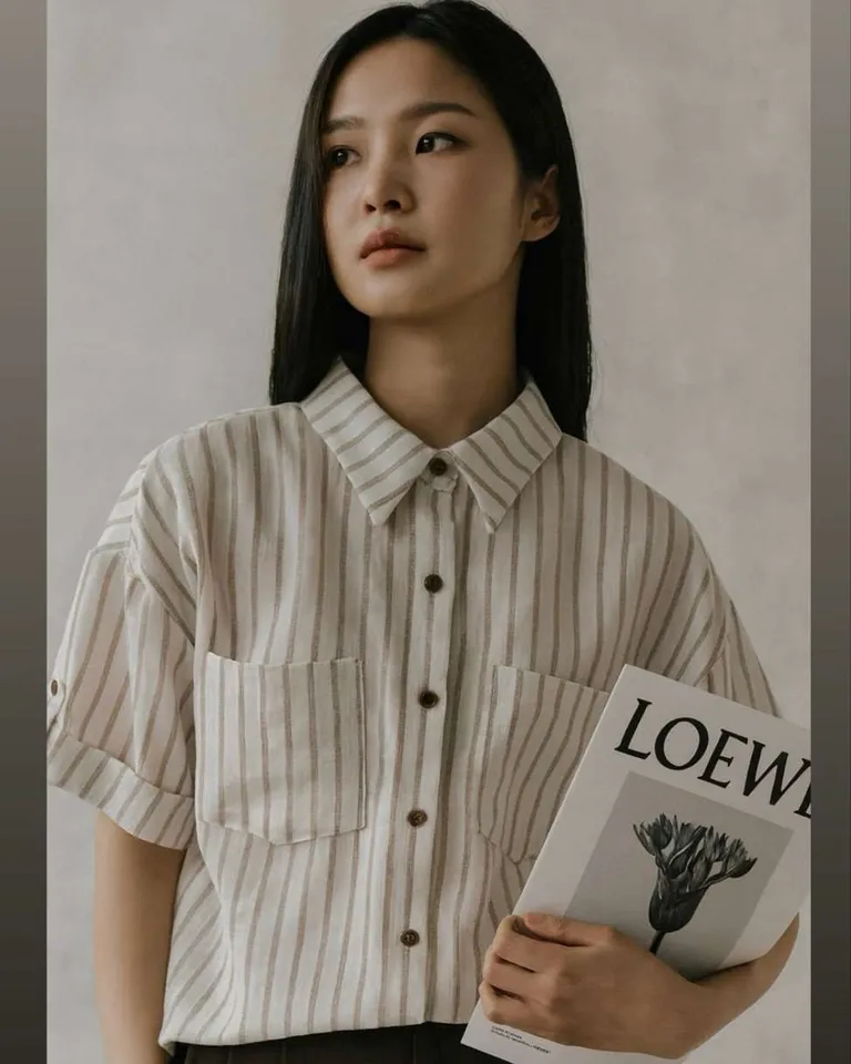 Camisa de lino rayado con botones de nácar y detalles en las mangas de Hesed en Camisas para argentina