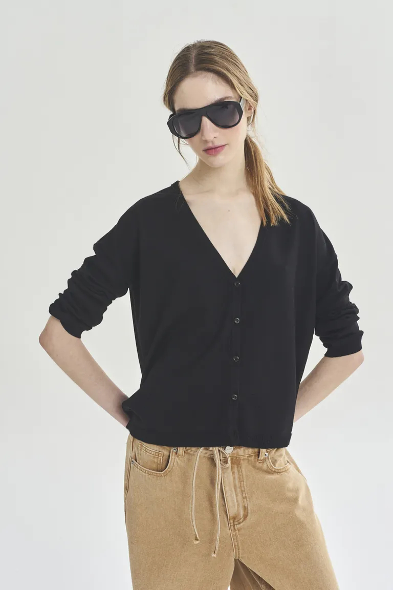 Cardigan de punto negro de manga larga para mujer de Akiabara en Buzos y Sweaters para argentina