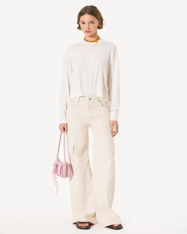 Sweater largo y suelto de tejido suave en color blanco marfil de Jazmin Chebar en Buzos y Sweaters para argentina