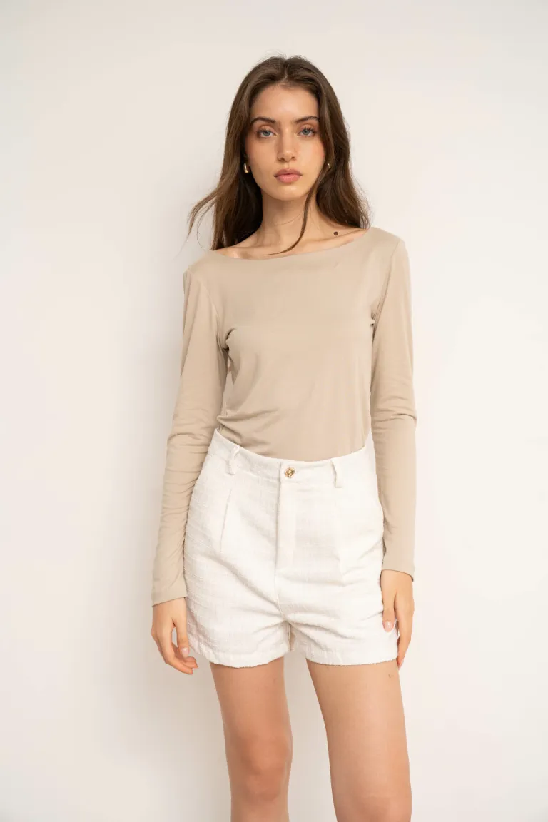 Shorts blanco con bolsillos laterales y forrado, diseño elegante y moderno de Lemmon en Shorts para argentina