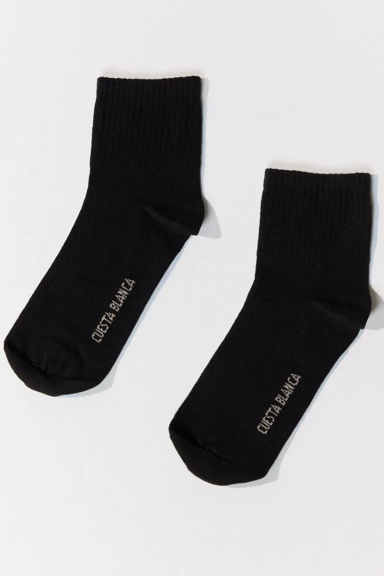 Medias negras de alta calidad para un estilo elegante y sofisticado de Cuesta Blanca en Ropa Interior y Medias para argentina