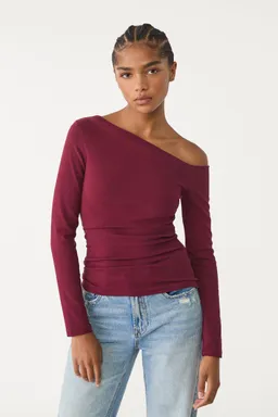 Remera asimétrica de Stradivarius en Tops para argentina
