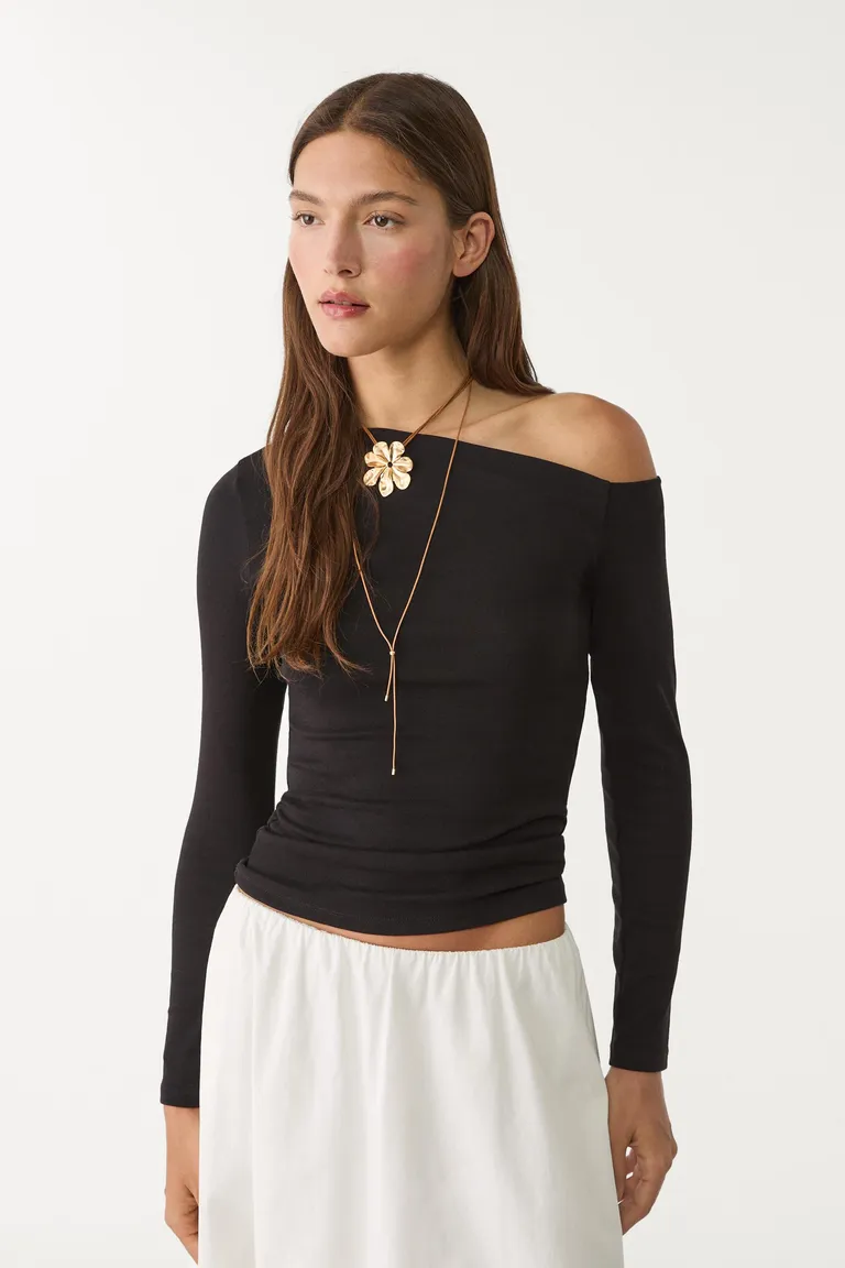 Remera asimétrica de Stradivarius en Tops para argentina