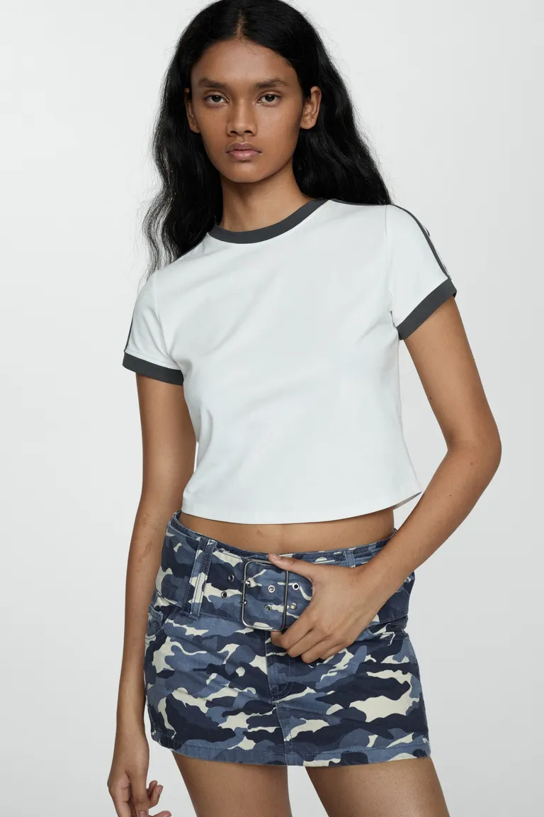 Minifalda camuflada con cinturón de Mango en Shorts para argentina