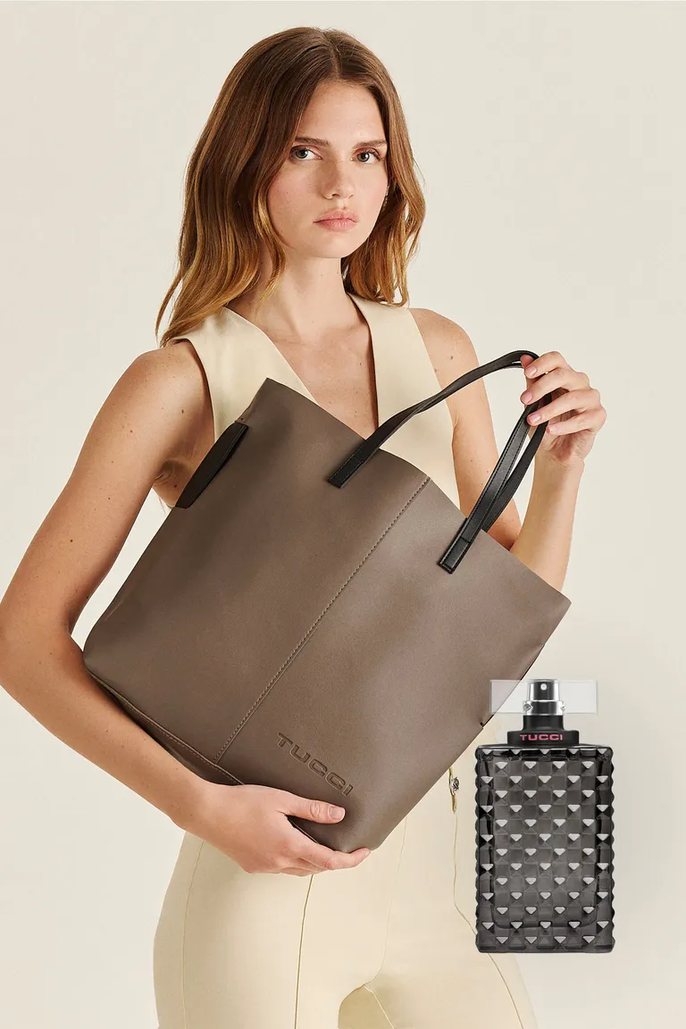 Set Exclusivo de Fragancia Nero EDP 100ml y Tote Bag de Cuero Ecológico Negro de Tucci en Bolsos y Carteras para argentina