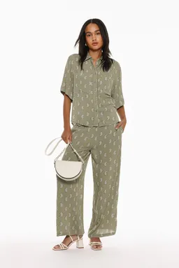 Pantalón culotte texturado de Lefties en Pantalones para argentina