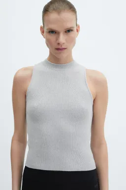 Top punto canalé de Mango en Tops para argentina