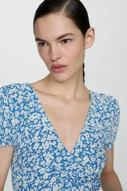 Vestido estampado floral de Mango en Vestidos para argentina