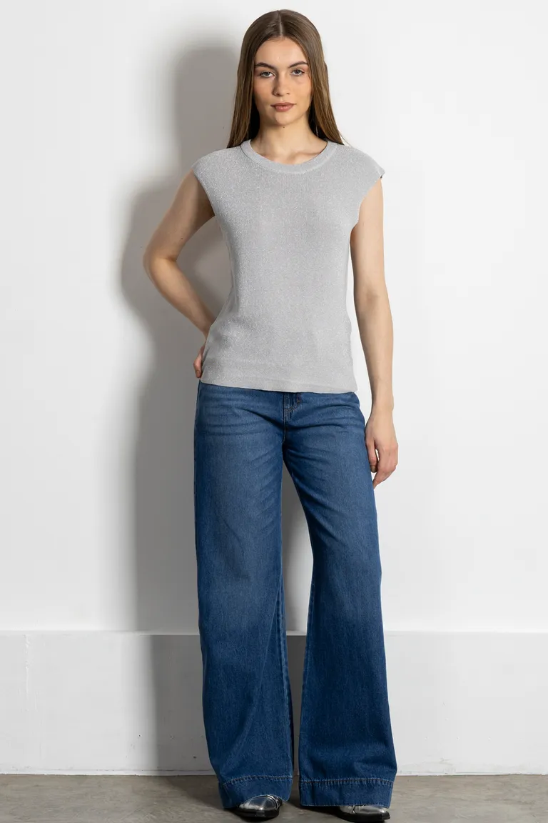 Musculosa de cuello redondo con detalles de lurex - Ideal para un look casual y elegante de Kill en Buzos y Sweaters para argentina