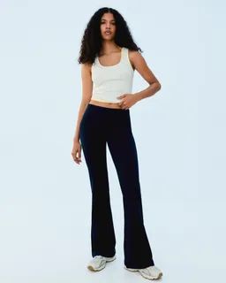 Pantalón acampanado de Bershka en Pantalones para argentina