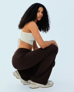 Pantalón acampanado de Bershka en Pantalones para argentina