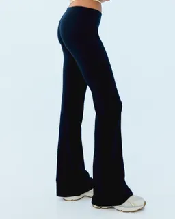 Pantalón acampanado de Bershka en Pantalones para argentina