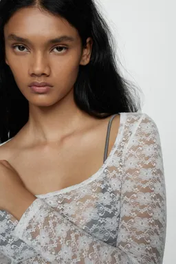 Top encaje floral de Mango en Tops para argentina
