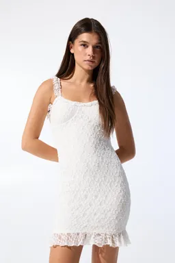 Vestido corto de encaje de Pull&Bear en Vestidos para argentina