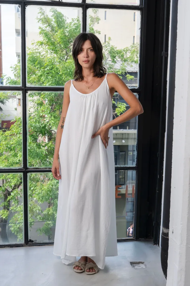 Vestido Amplio Escotado de Belle en Vestidos para argentina