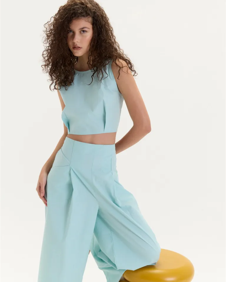 Top sika: una prenda elegante y versátil con detalles en la espalda de Blue Sheep en Tops para argentina