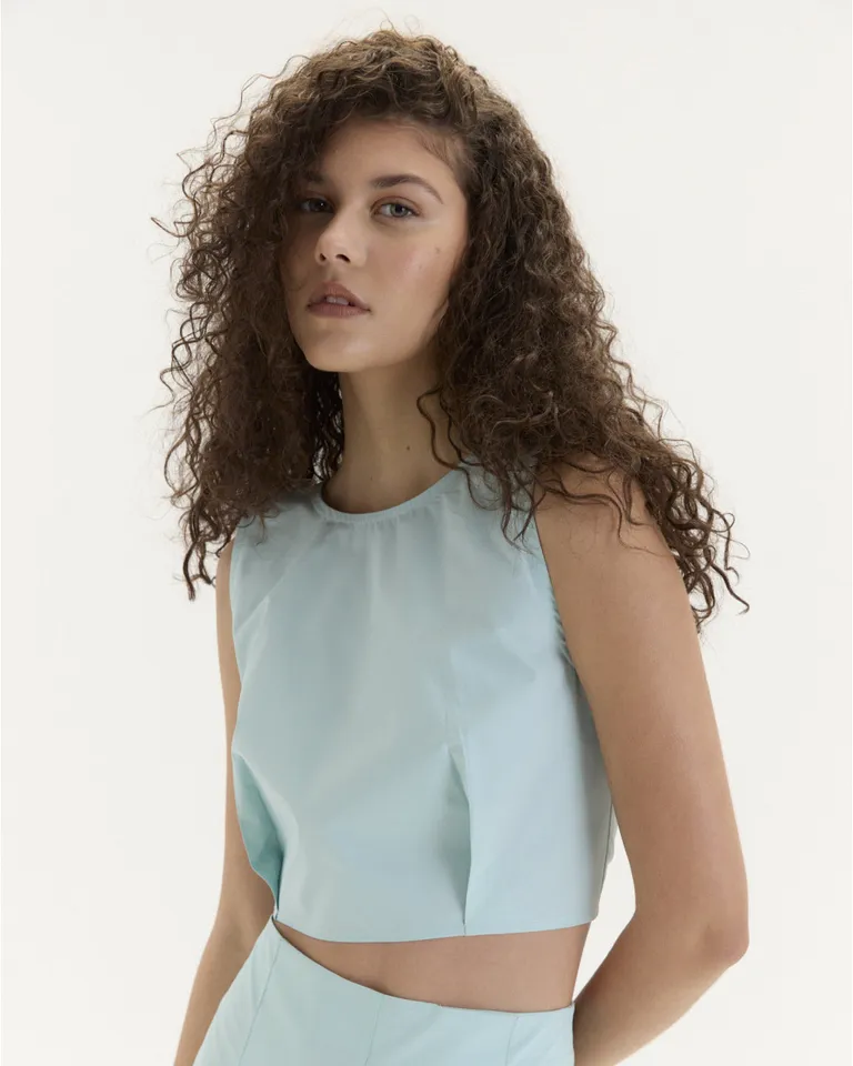 Top sika: una prenda elegante y versátil con detalles en la espalda de Blue Sheep en Tops para argentina