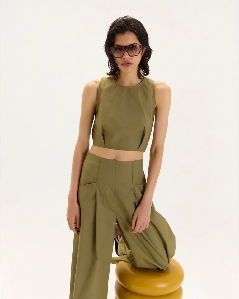 Top sika: una prenda elegante y versátil con detalles en la espalda de Blue Sheep en Tops para argentina