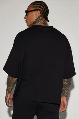 Remera corta boxy pesada negra de Fashion Nova en Remeras y Polos para argentina