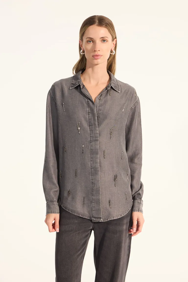 Camisa manga larga de calce ligeramente holgado con bordado a tono de Portsaid en Camisas para argentina