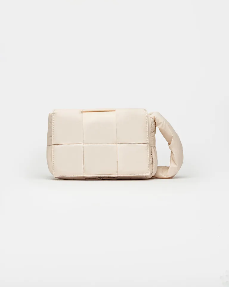 Bandolera lounge trenzada con manija regulable y cierre de Prüne en Bolsos y Carteras para argentina