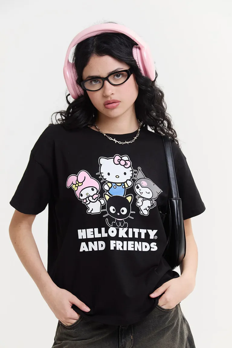Remera estampada con ilustraciones de Hello Kitty y amigos de 47 Street en Remeras para argentina