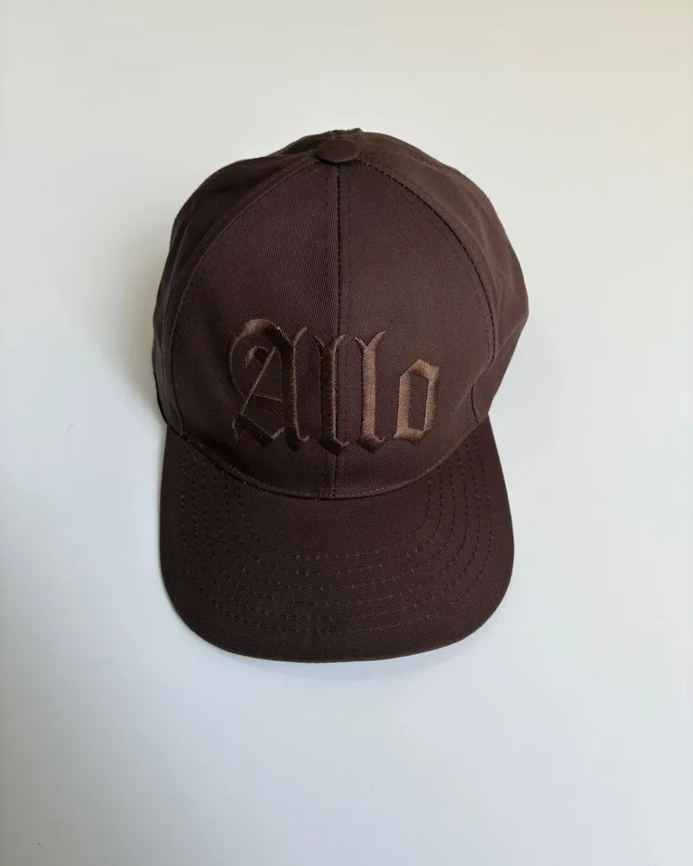 Gorra negra con bordado 'allo' diseño único y moderno de Allo Martinez en Gorros y Sombreros para argentina