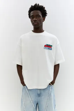 Remera stwd gráfico manzana de Pull&Bear en Remeras y Polos para argentina