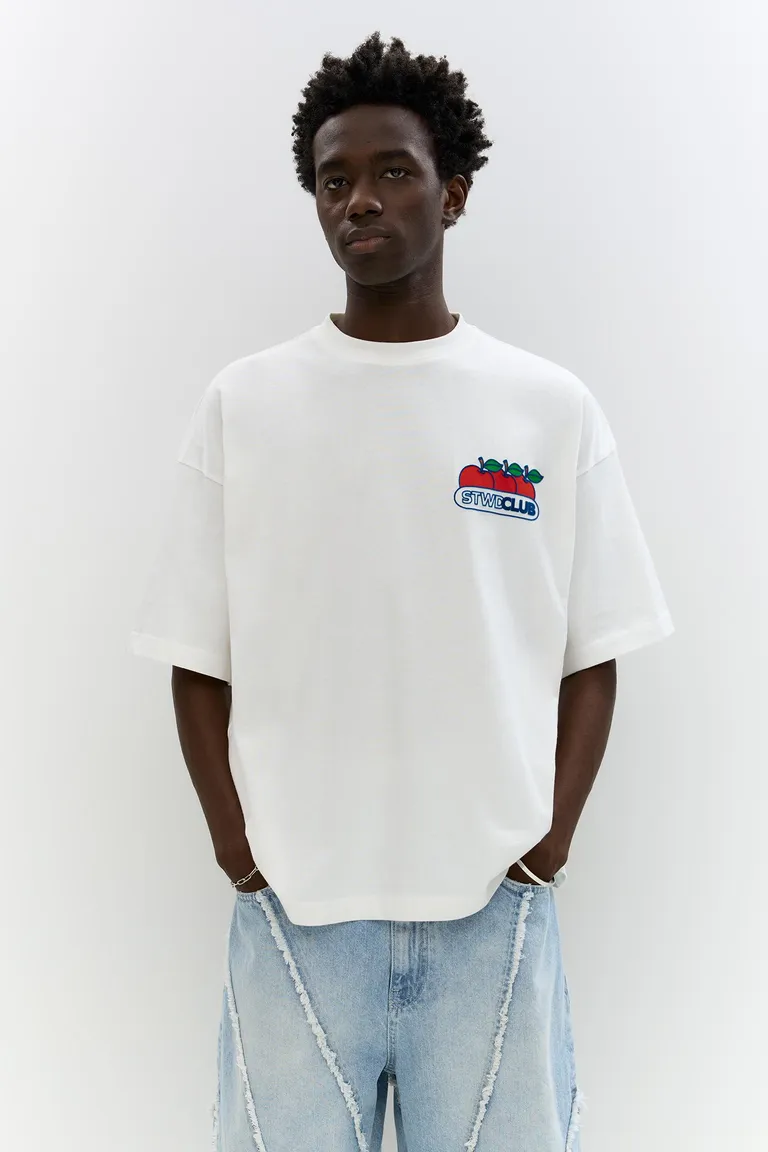 Remera stwd gráfico manzana de Pull&Bear en Remeras y Polos para argentina