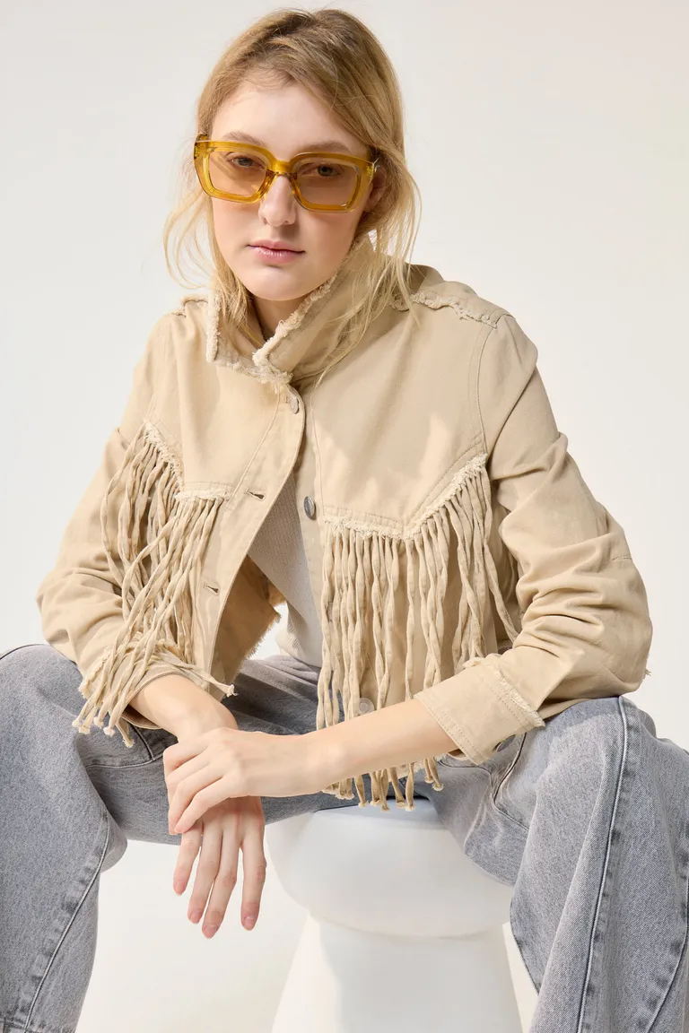 Chaqueta de gabardina con flecos - Elegante y versátil para cualquier ocasión de Cuesta Blanca en Chaquetas para argentina