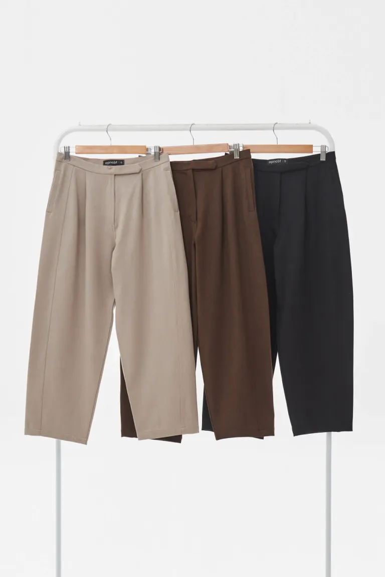 Pantalones rectos en tonos neutros elegantes y versátiles para mujer de Apricot en Pantalones para argentina