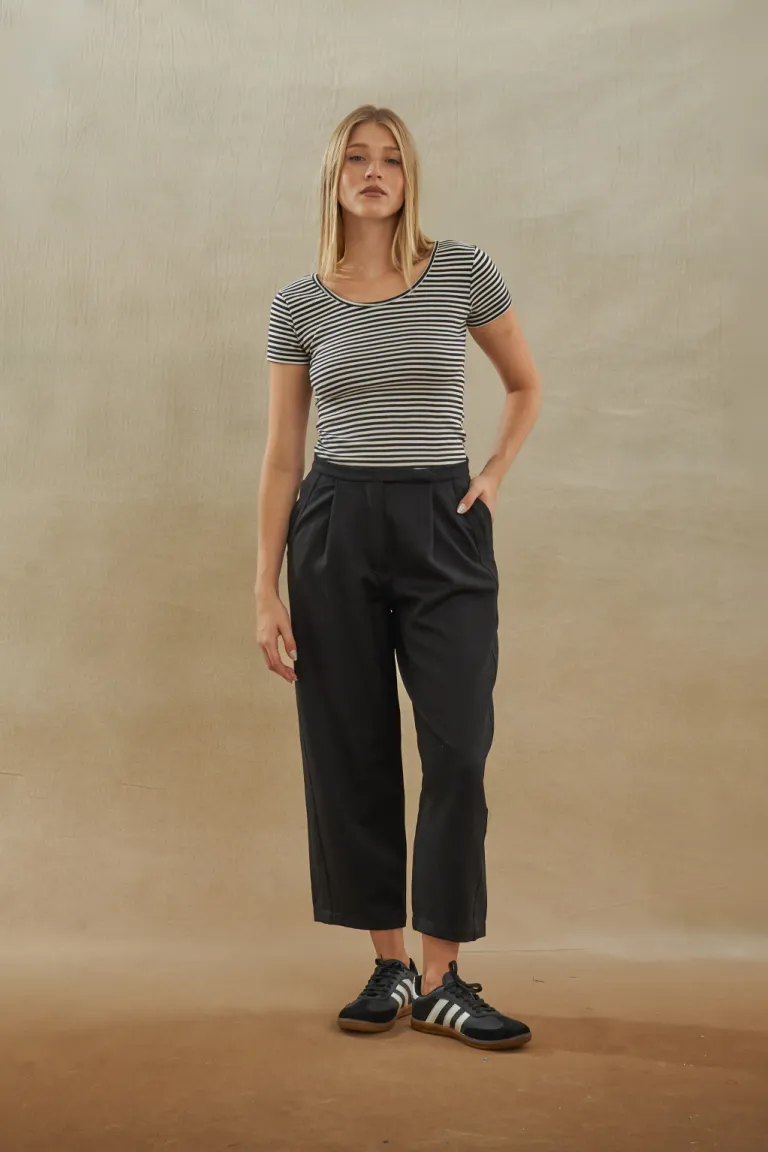 Pantalones rectos en tonos neutros elegantes y versátiles para mujer de Apricot en Pantalones para argentina