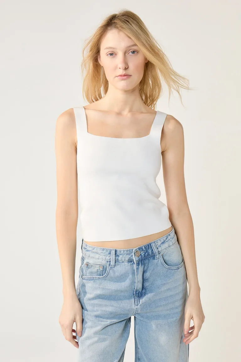 Top de punto de corte cuadrado y tirantes finos para mujer de Cuesta Blanca en Tops para argentina