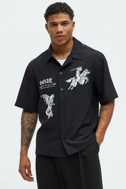 Camisa completa caballero y gárgola negra de Fashion Nova en Camisas para argentina