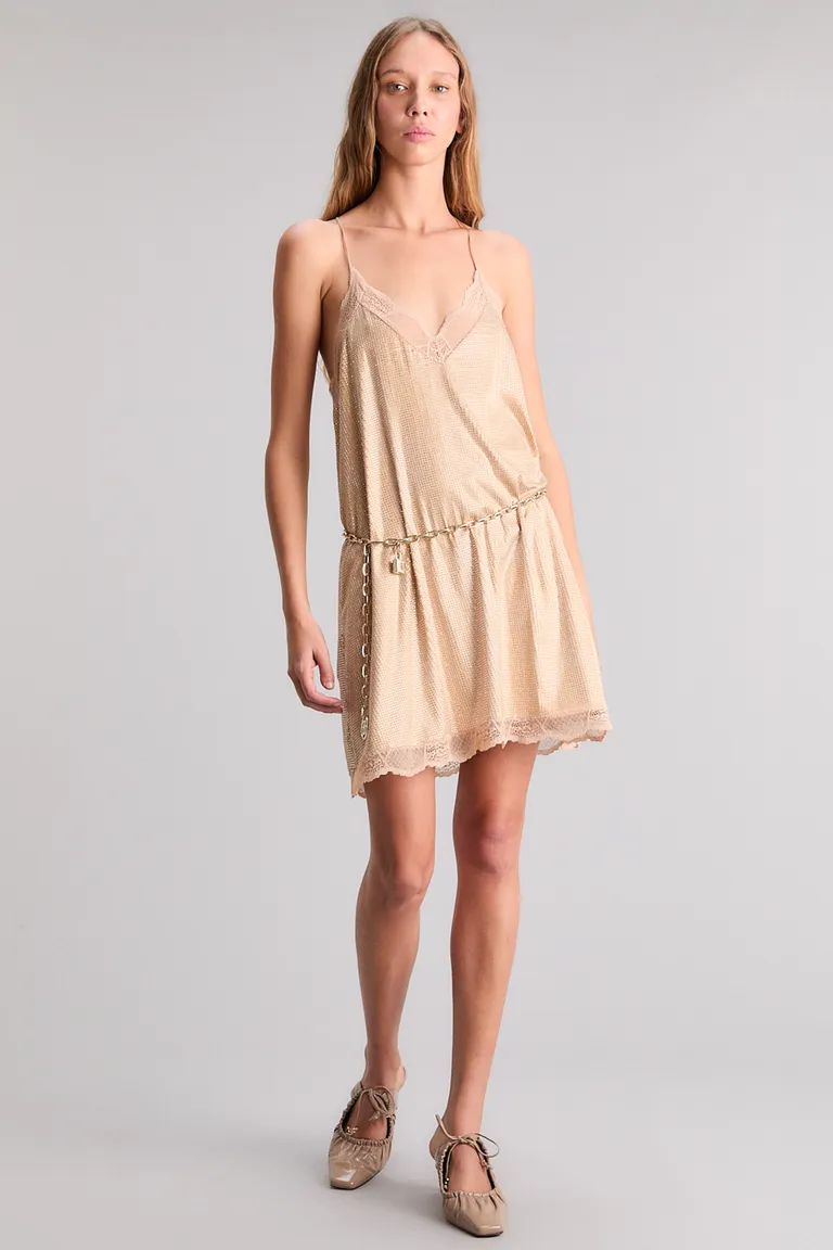 Vestido en satén liviano con tachas hotfix, ideal para ocasiones especiales de Kosiuko en Vestidos para argentina